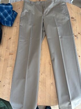 Van Heusen Men's Khaki Straight-Leg Chinos